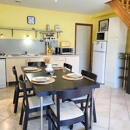 Holiday home Maison De Bord De Mer, L'ancre Fleurie