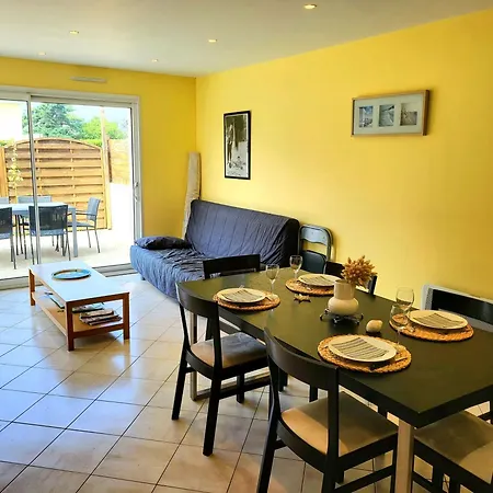 Holiday home Maison De Bord De Mer, L'ancre Fleurie Pirou